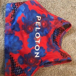 Peloton sports bra size small